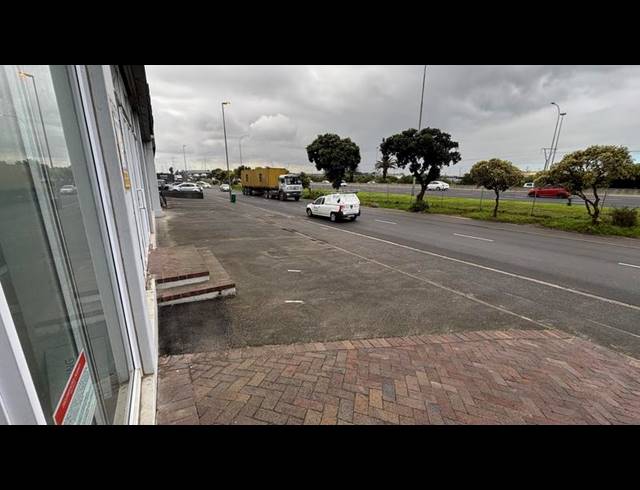 BUSINESS PROPERTY TO RENT IN PAARDEN EILAND
